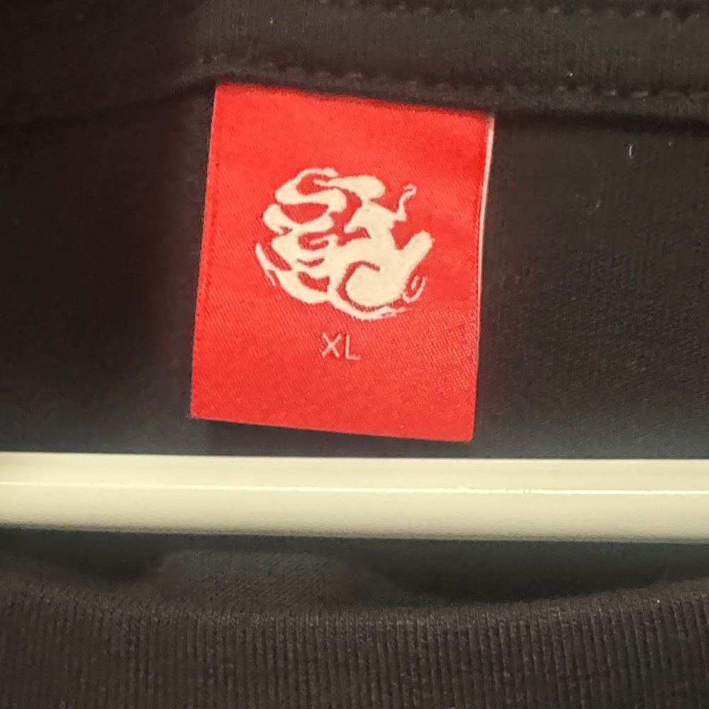 Black T-Shirt with Shanghai graphic - Picture 3 of 4